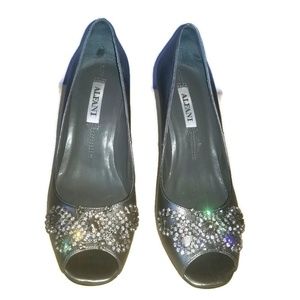 Alfani Luxurious Leather pump